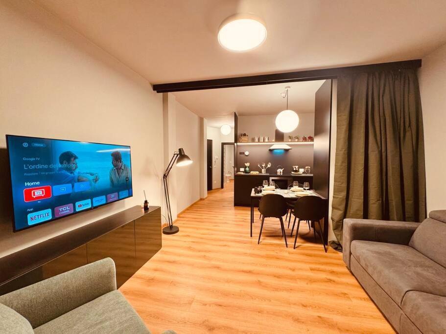 Apartment House 74